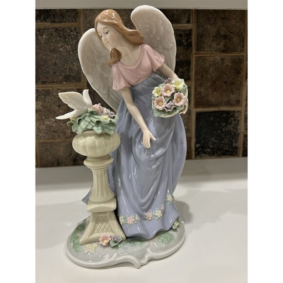 2006 Porcelain Handpainted Angel & Dove Members Mark Holiday Collection Decor - Picture 6 of 10